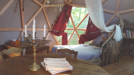 Image hebergement insolite LA CABANE DE LA SÉLÉNÉ