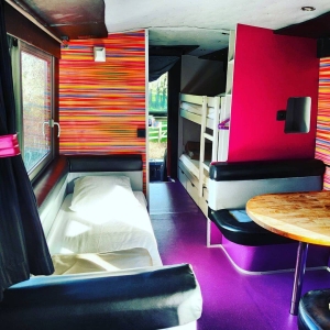 Image hebergement insolite LE BUS VIP STAR DU CAMPING LE HAUT VILLAGE