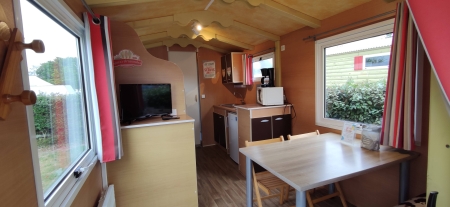 Image hebergement insolite LES ROULOTTES DU CAMPING LE HAUT VILLAGE