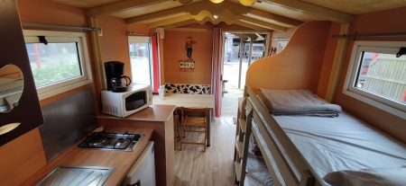 Image hebergement insolite LES ROULOTTES DU CAMPING LE HAUT VILLAGE