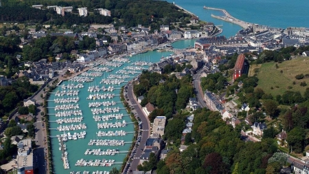 Image hebergement insolite AU VERGER DES 7 YOURTES MONGOLES