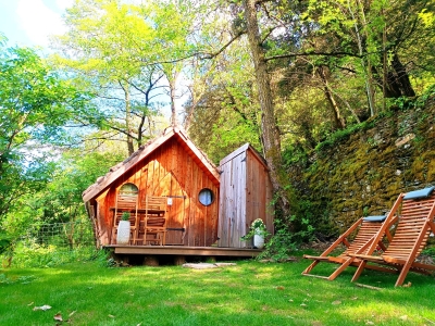 Image hebergement insolite CABANE CHÂTAIGNE PERCHÉE SUR TERRASSE CÉVENOLE