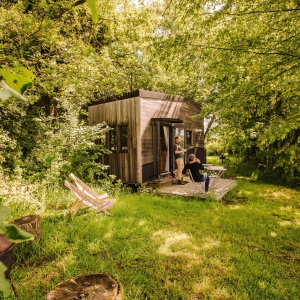 Image hebergement insolite TINY HOUSE LAGON BLEU