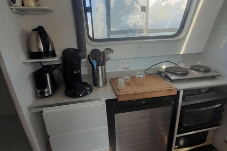 Image hebergement insolite BATEAU À MOTEUR - NAVIBONHEUR