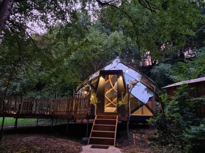 Image hebergement insolite LODGE QUERCUS & SPA