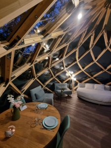 Image hebergement insolite LODGE QUERCUS & SPA