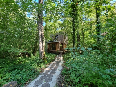 Image hebergement insolite LODGE CORYDALIS & SPA