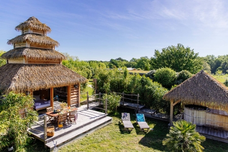 Image hebergement insolite CABANE INDONÉSIENNE AVEC SPA