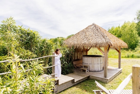 Image hebergement insolite CABANE INDONÉSIENNE AVEC SPA