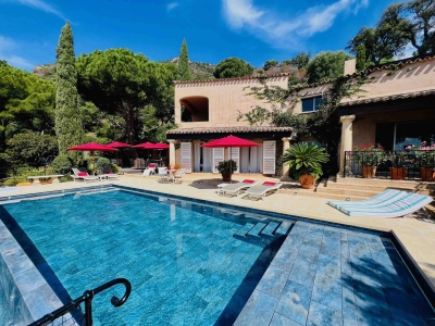 Image hebergement insolite ROULOTTE-SAUNA -  VILLA THALASSA ART'B & B