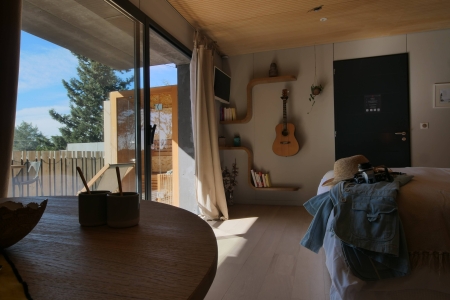 Image hebergement insolite BIEN LOIN D'ICI - SPA