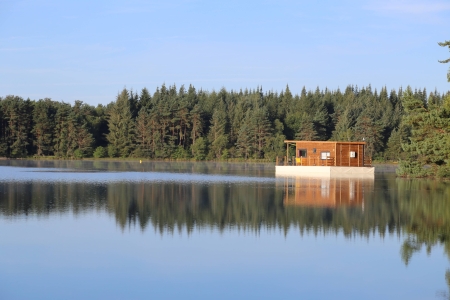 Image hebergement insolite MAISONS FLOTTANTES 