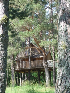Image hebergement insolite CABANE COSY LA FUN