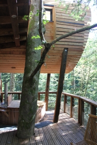 Image hebergement insolite CABANE DE LUXE FORÊT