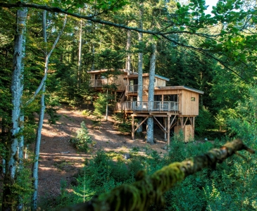 Image hebergement insolite CABANE DE LUXE LES 2 SAPINS