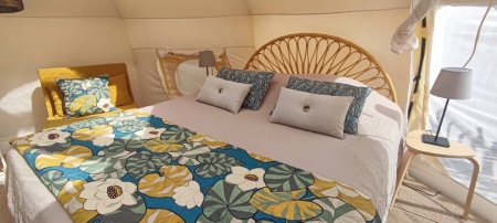 Image hebergement insolite LE LOTUS FLOTTANT SPA