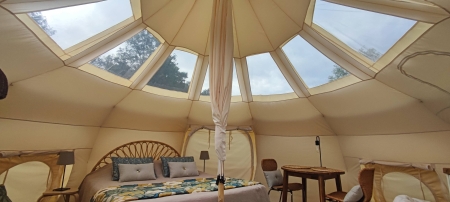 Image hebergement insolite LE LOTUS FLOTTANT SPA