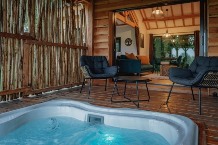 Image hebergement insolite CABANE PERCHÉE