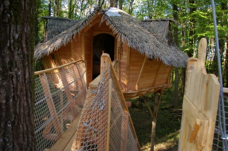 Image hebergement insolite CABANE DES ÉCUREUILS (4 PERSONNES) 