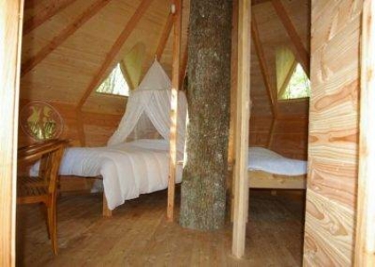 Image hebergement insolite CABANE DES ÉCUREUILS (4 PERSONNES)