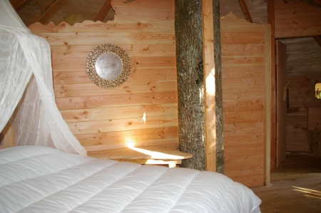 Image hebergement insolite CABANE DES ÉCUREUILS (4 PERSONNES) 