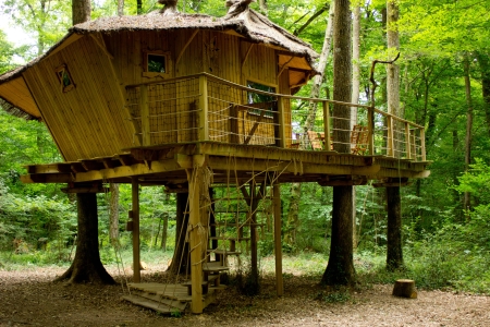 Image hebergement insolite CABANE DES LUTINS (5 PERSONNES)