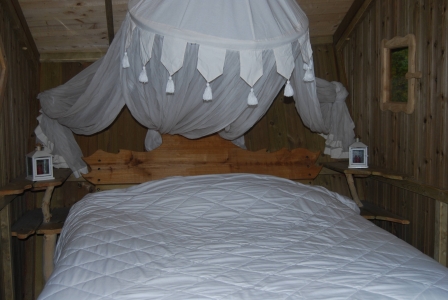Image hebergement insolite CABANE DES LUTINS (5 PERSONNES)