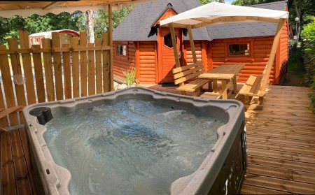 Image hebergement insolite KOTA POUR 6-8 PERSONNES LUXE + AVEC SPA PRIVATIF