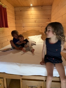 Image hebergement insolite ROULOTTE GÎTE