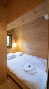 Image hebergement insolite CABANE FORESTIÈRE
