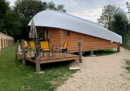 Image hebergement insolite CABANE DE VENDRDI