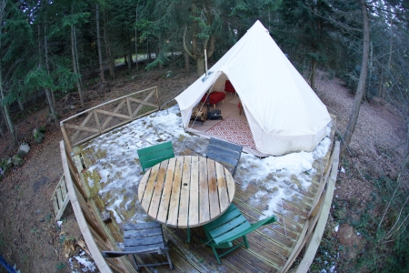 Image hebergement insolite LA TENTE DES BOIS