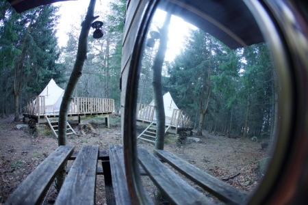 Image hebergement insolite LA TENTE DES BOIS
