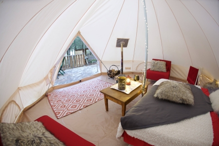 Image hebergement insolite LA TENTE DES BOIS