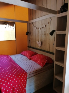 Image hebergement insolite TENTE LODGE RENARD 5 PERSONNES