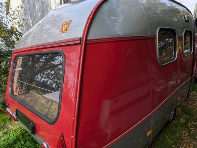 Image hebergement insolite CARAVANE RETRO