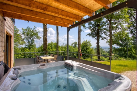 Image hebergement insolite LE PECH ÉTERNEL : CABANE SPA DES CHARMES 