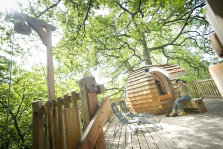 Image hebergement insolite CABANE &Eacute;CUREUIL