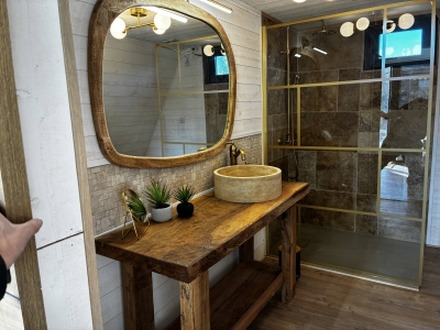 Image hebergement insolite  CABANE EN A - LOVE ROOM &laquo;&nbsp;A-MOR&Eacute;&nbsp;&raquo; 