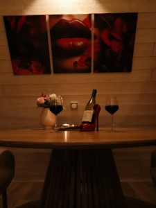 Image hebergement insolite  CABANE EN A - LOVE ROOM &laquo;&nbsp;A-MOR&Eacute;&nbsp;&raquo; 