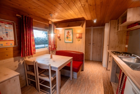 Image hebergement insolite LA ROULOTTE (4 PERSONNES)