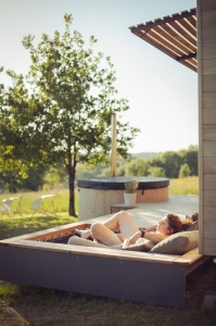 Image hebergement insolite P&Eacute;PIITE P&Eacute;RIGORD VERT - LODGE COSY NATURE & SPA