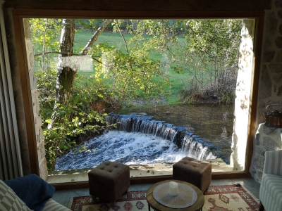 Image hebergement insolite NUIT ROMANTIQUE POUR ELLE ET LUI DANS UNE CASCADE