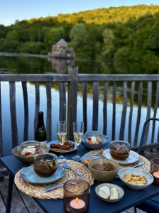 Image hebergement insolite LE LOTUS FLOTTANT SPA