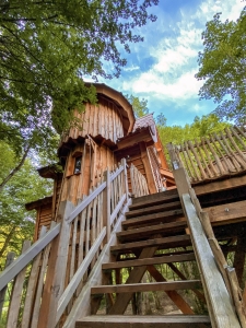 Image hebergement insolite LA CABANE F&Eacute;ERIQUE SPA