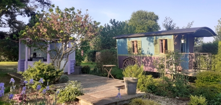 Image hebergement insolite ROULOTTE GITANE