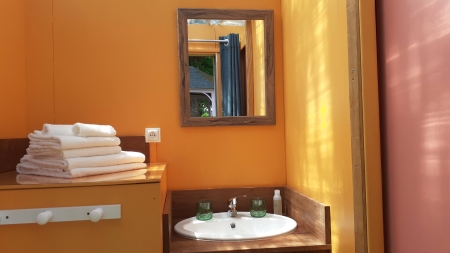 Image hebergement insolite ROULOTTE GITANE