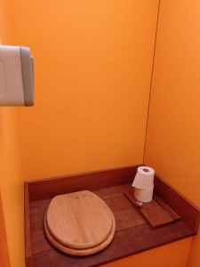 Image hebergement insolite ROULOTTE GITANE