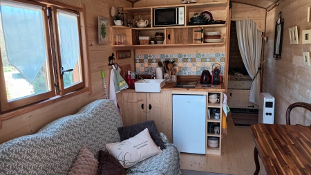 Image hebergement insolite MA ROULOTTE ENCHANT&Eacute;E