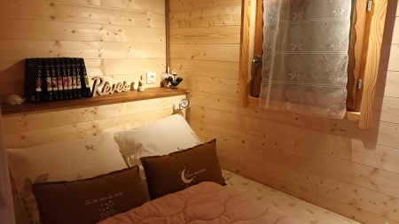 Image hebergement insolite MA ROULOTTE ENCHANT&Eacute;E